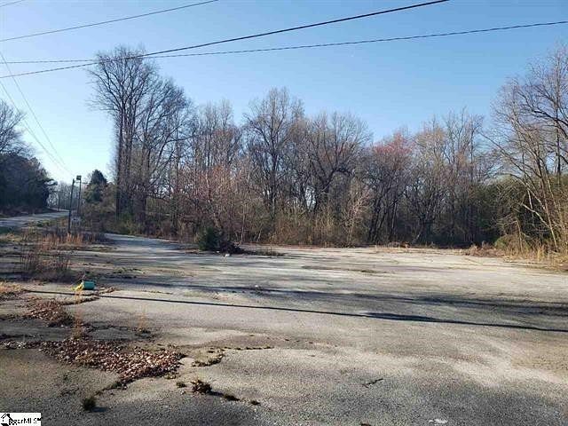 3.5 Acres of Commercial Land for Sale in Roebuck, South Carolina
