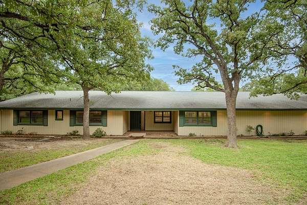 2.84 Acres of Land with Home for Sale in Dalworthington Gardens, Texas