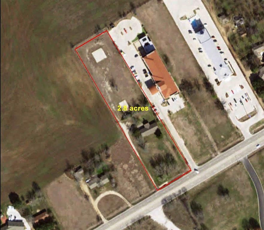 2.8 Acres of Improved Commercial Land for Sale in Cleburne, Texas