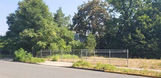 0.2 Acres of Commercial Land for Sale in Grants Pass, Oregon