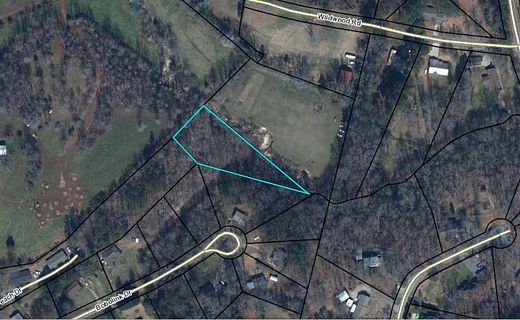 1 Acre of Residential Land for Sale in Walhalla, South Carolina