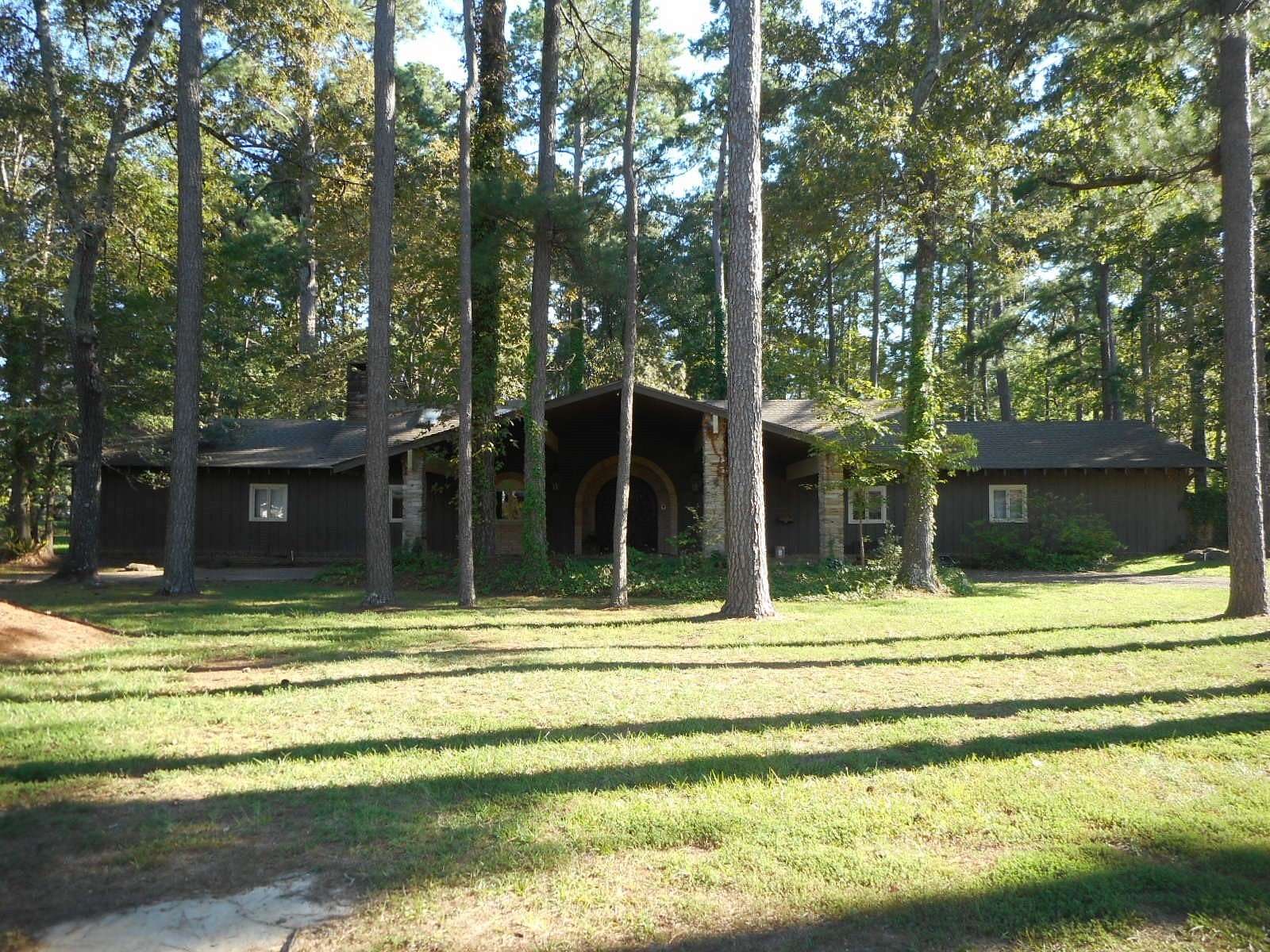 2.19 Acres of Land with Home for Sale in Springhill, Louisiana