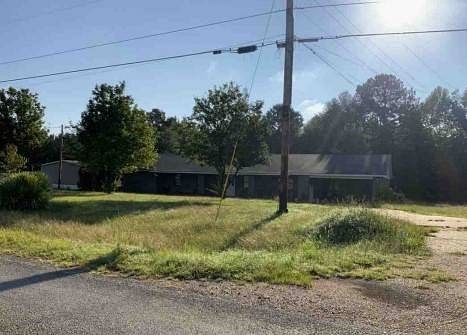 12.1 Acres of Land with Home for Auction in Houston, Mississippi