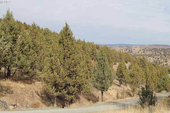 7.67 Acres of Mixed-Use Land for Sale in Canyon City, Oregon