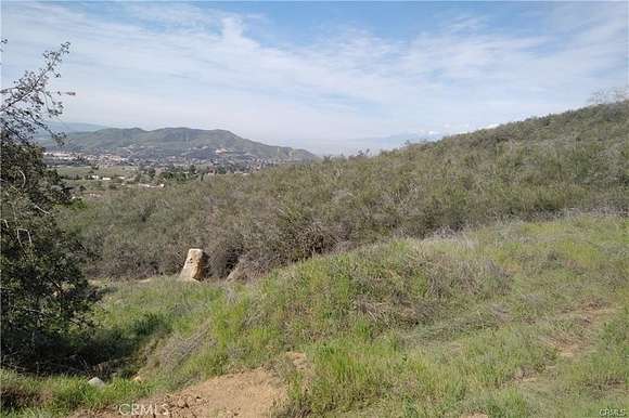 8.65 Acres of Land for Sale in Oak Glen, California