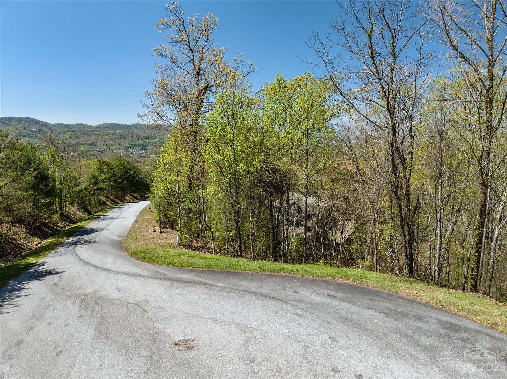 1.54 Acres of Residential Land for Sale in Weaverville, North Carolina