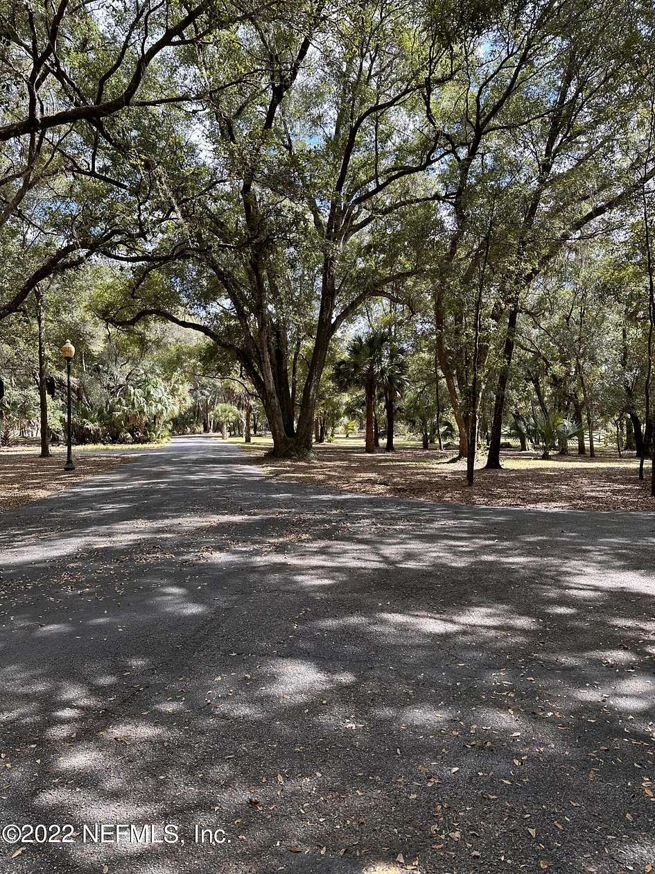 2 Acres of Residential Land for Sale in Umatilla, Florida