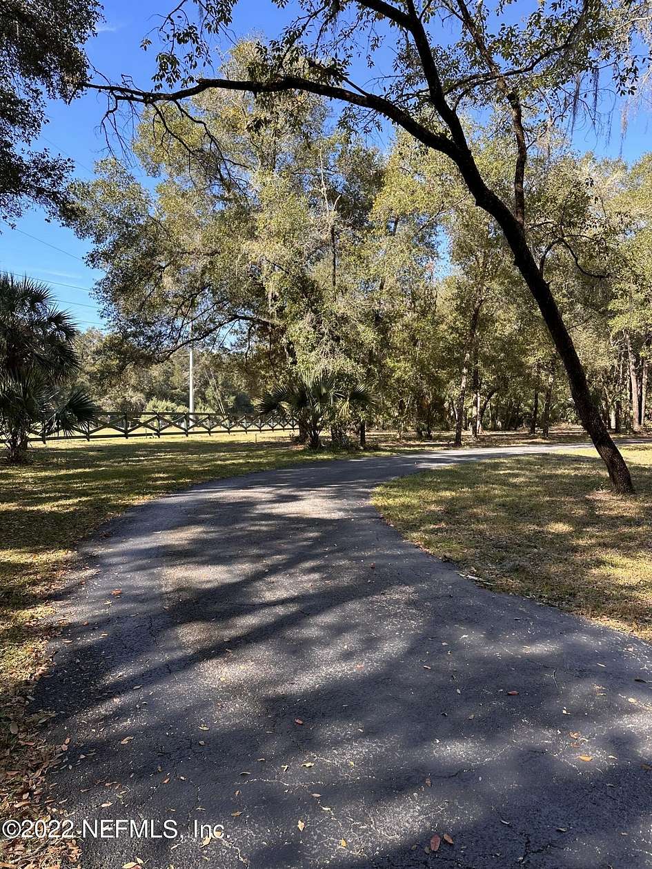 2.58 Acres of Residential Land for Sale in Umatilla, Florida