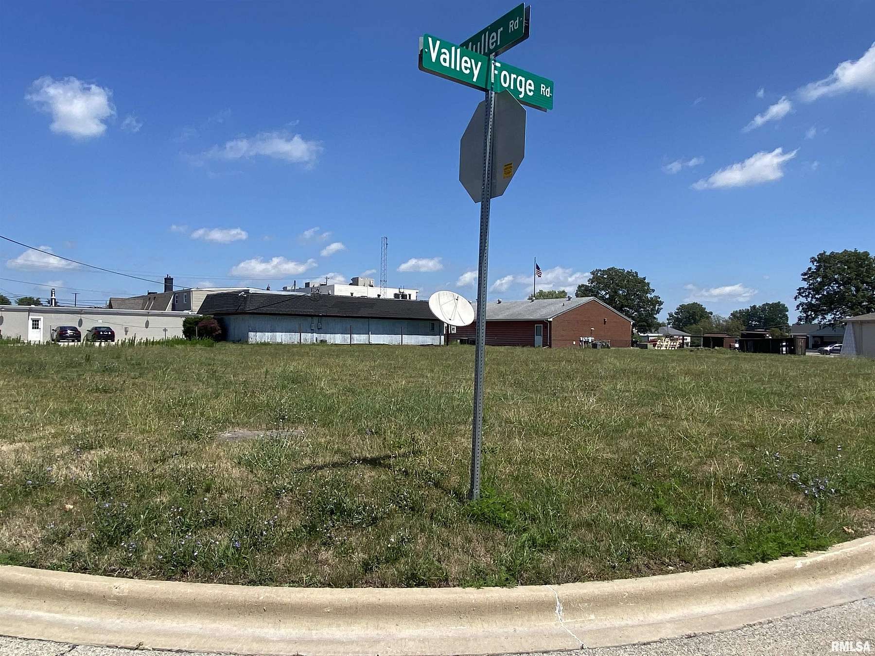 0.36 Acres of Commercial Land for Sale in Washington, Illinois