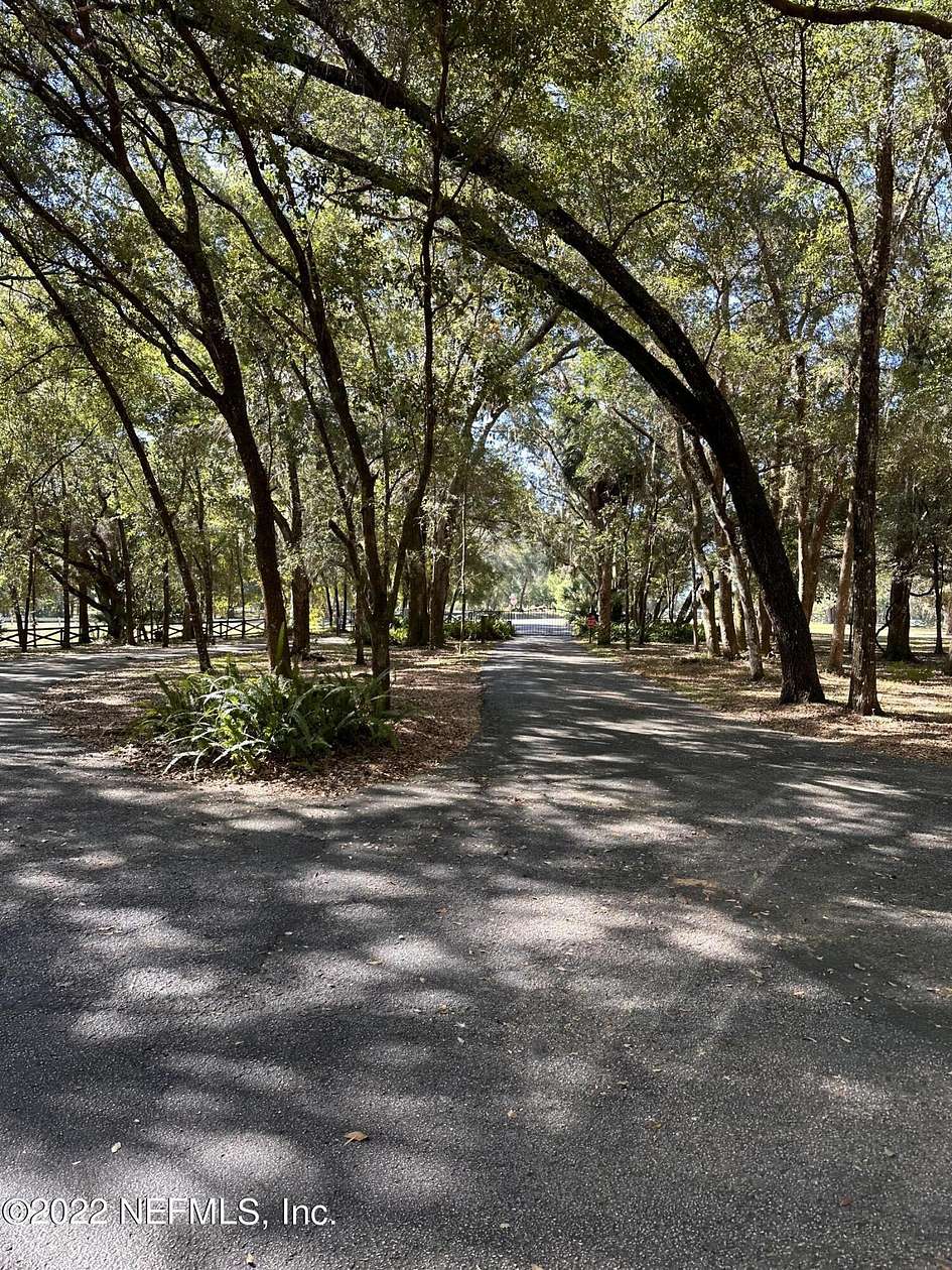 2 Acres of Residential Land for Sale in Umatilla, Florida