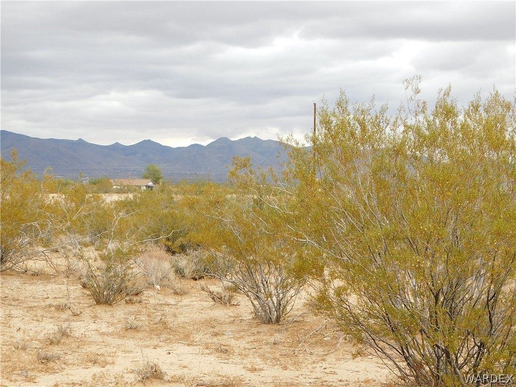 1.1 Acres of Residential Land for Sale in Golden Valley, Arizona