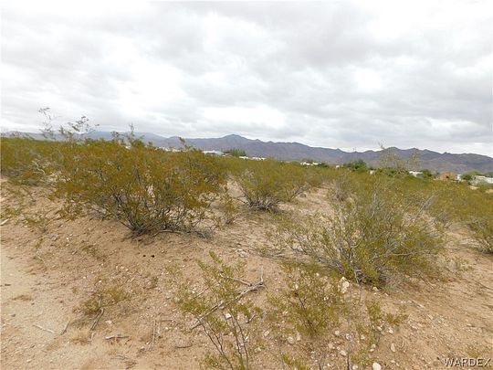 2.4 Acres of Land for Sale in Golden Valley, Arizona