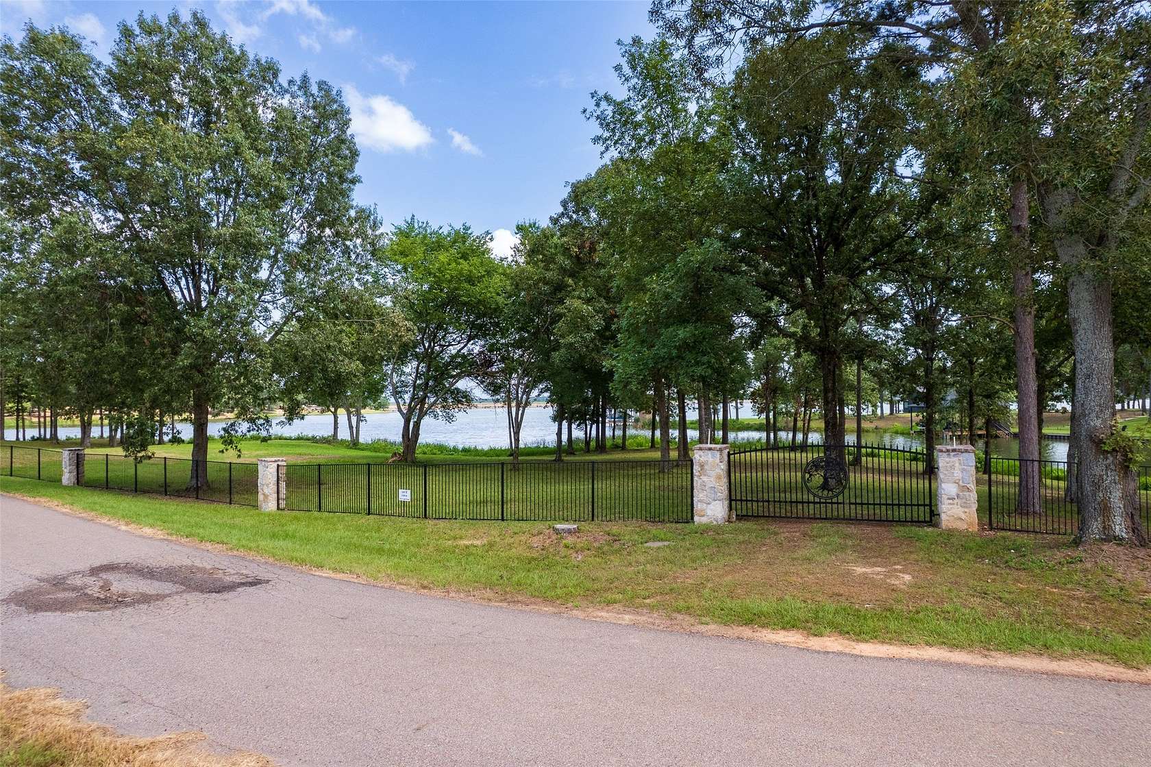 1.3 Acres of Residential Land for Sale in Mount Vernon, Texas