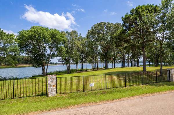 1.1 Acres of Residential Land for Sale in Mount Vernon, Texas