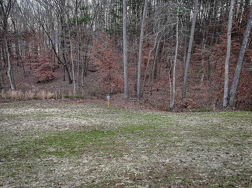 1.6 Acres of Residential Land for Sale in Huntingdon, Tennessee