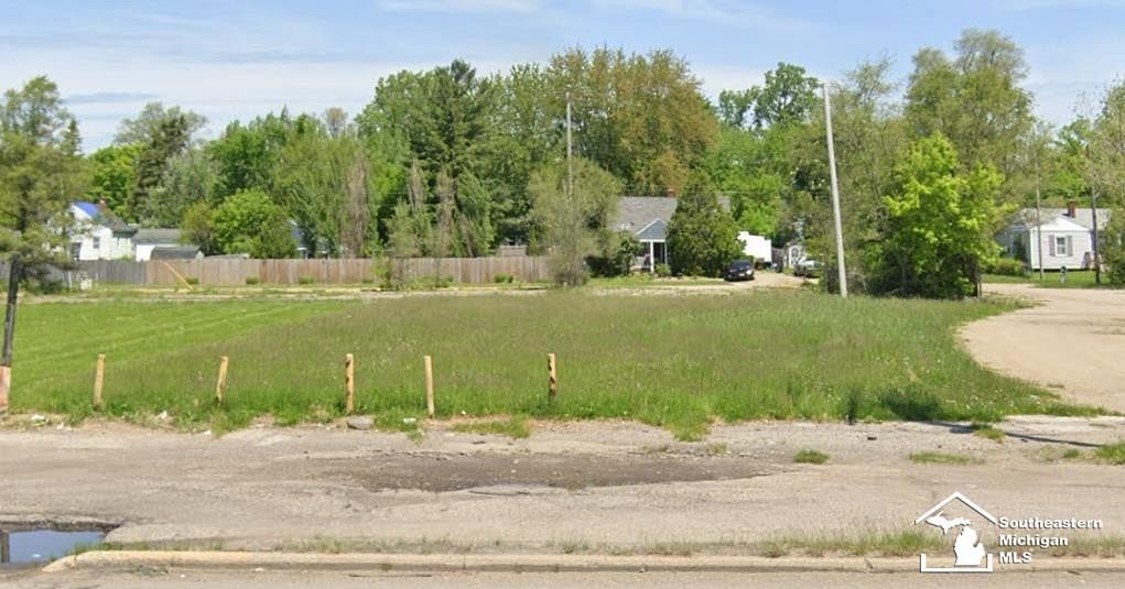 0.21 Acres of Commercial Land for Sale in Flint, Michigan