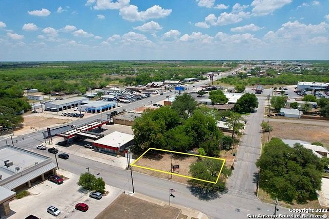 0.17 Acres of Commercial Land for Sale in Pleasanton, Texas