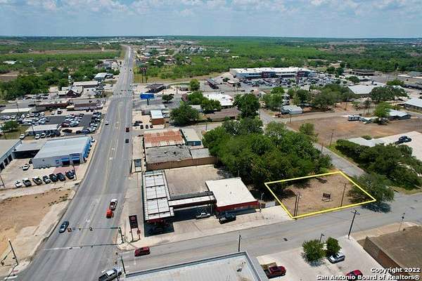 0.2 Acres of Commercial Land for Sale in Pleasanton, Texas