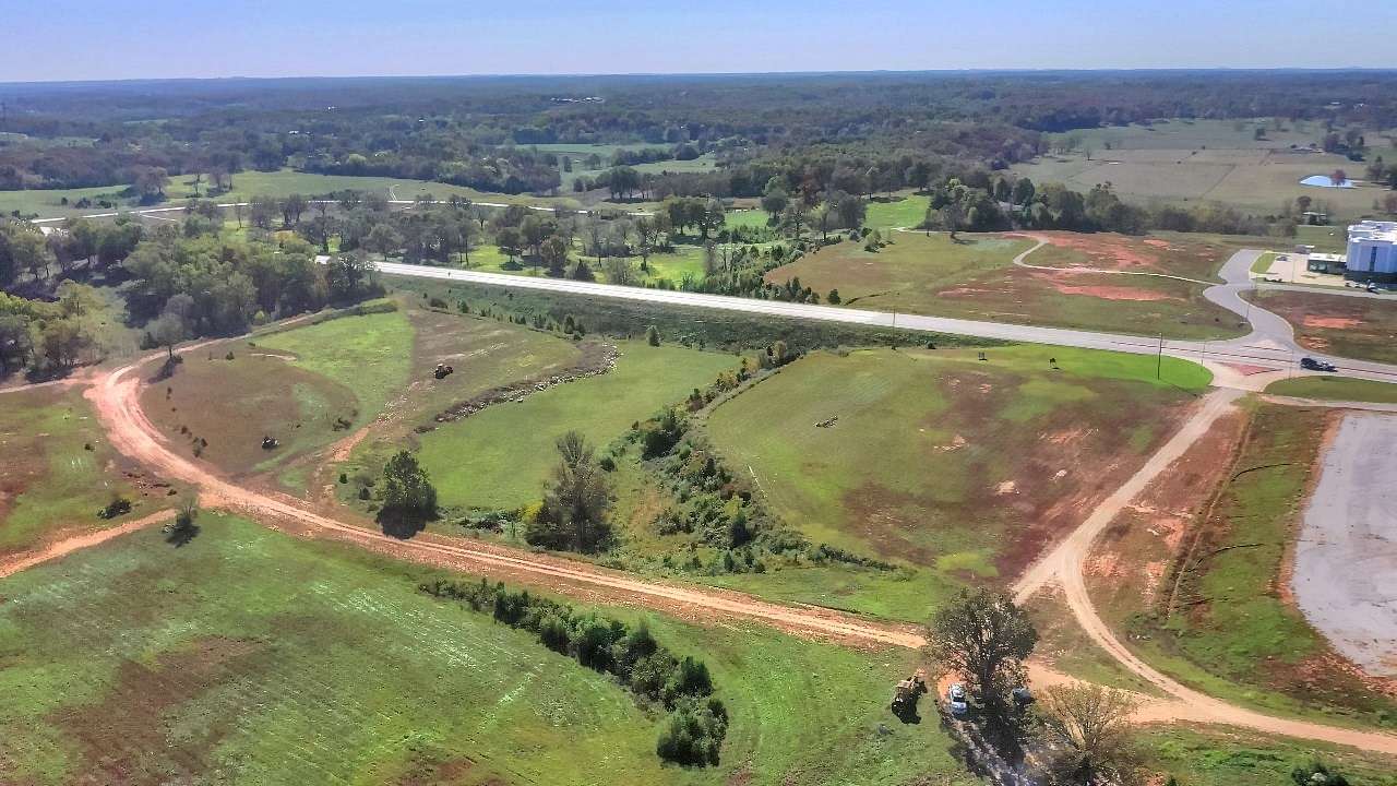 1 Acre of Mixed-Use Land for Sale in West Plains, Missouri