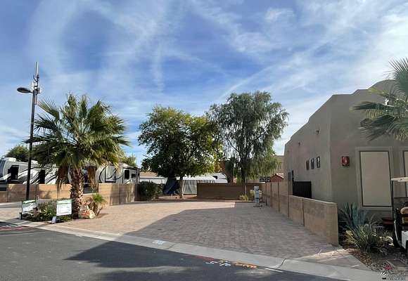 Improved Residential Land for Sale in Yuma, Arizona