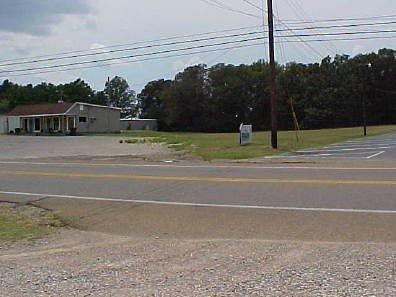 0.82 Acres of Commercial Land for Sale in Savannah, Tennessee