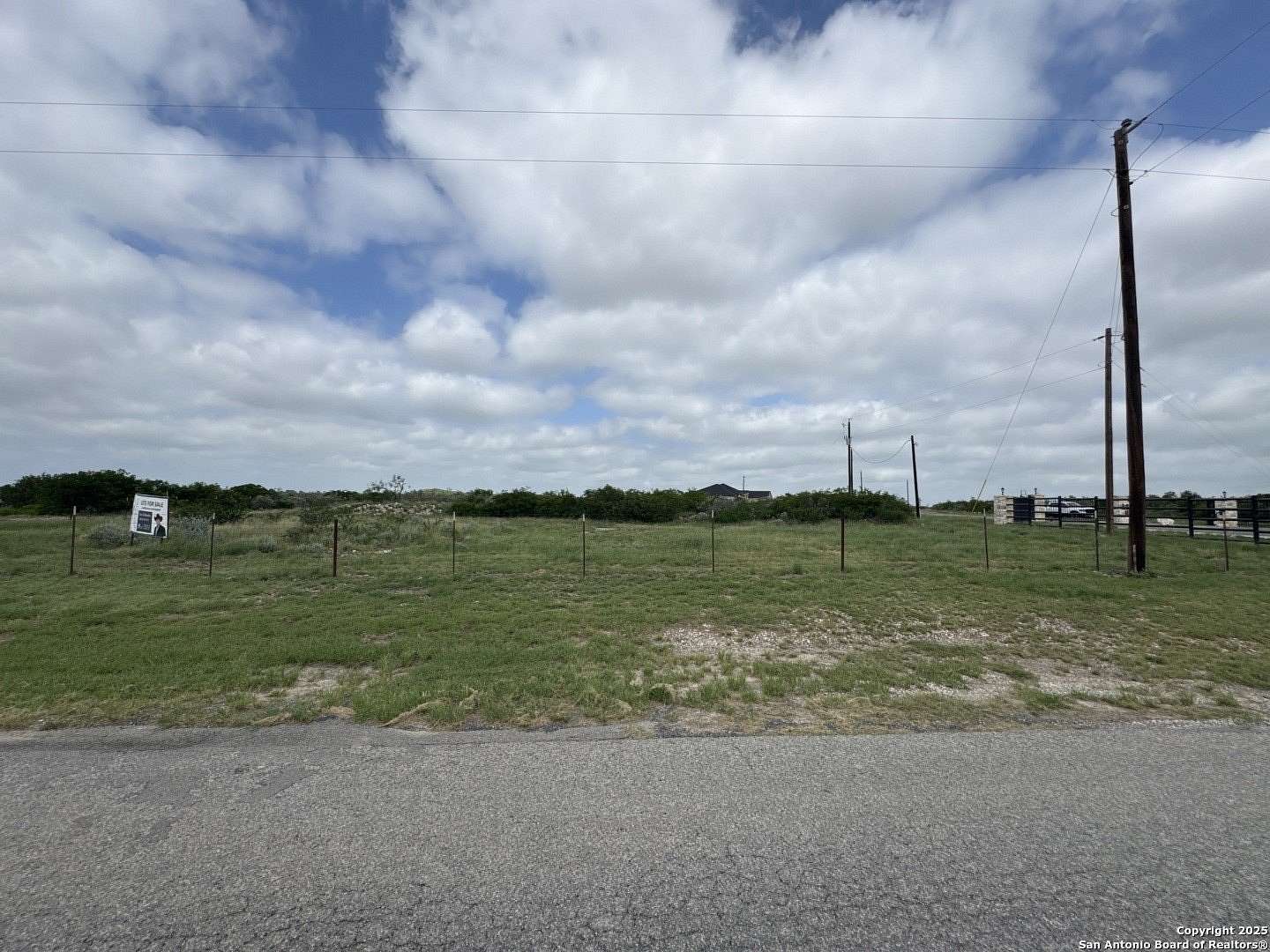 1.12 Acres of Residential Land for Sale in Uvalde, Texas