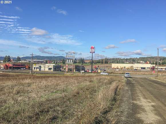 8.78 Acres of Commercial Land for Sale in Sutherlin, Oregon