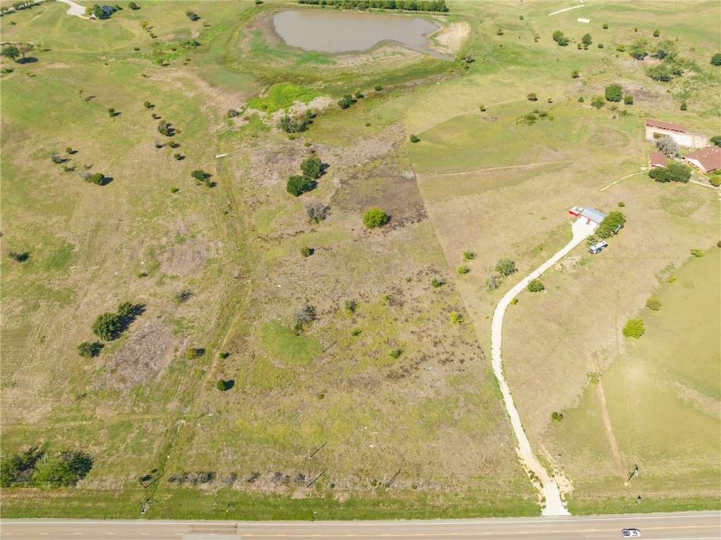10 Acres of Land for Sale in Moody, Texas