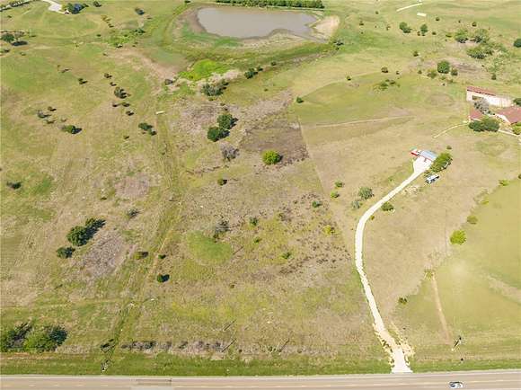 10 Acres of Land for Sale in Moody, Texas