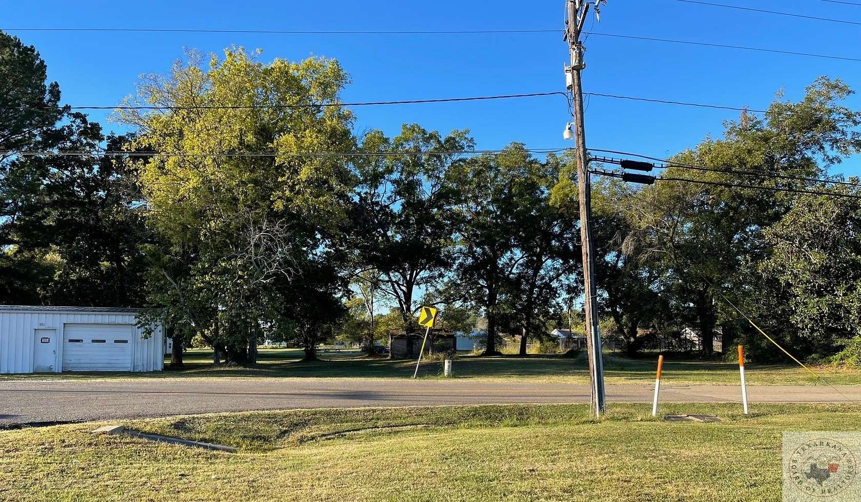 0.9 Acres of Commercial Land for Sale in De Kalb, Texas