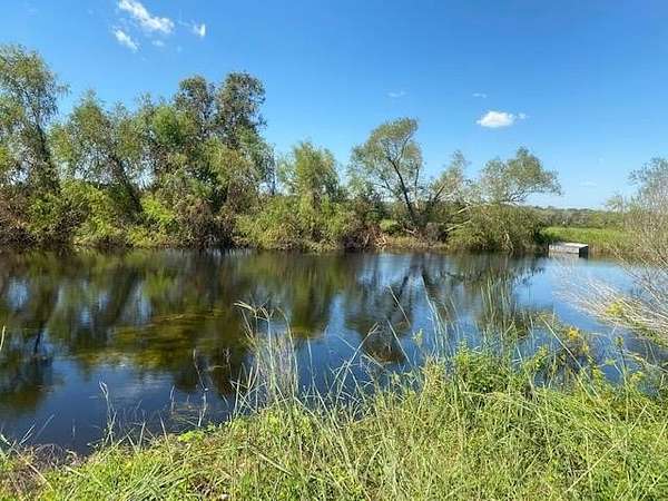 16 Acres of Land for Sale in Cedar Lane, Texas