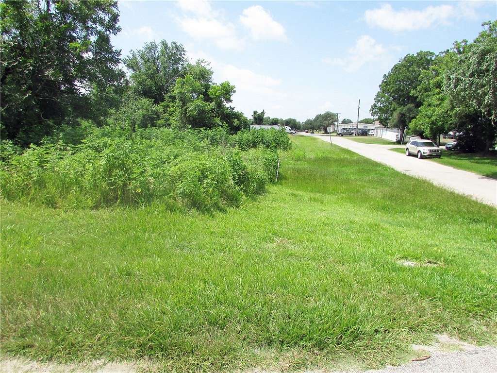 1 Acre of Land for Sale in Goliad, Texas