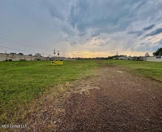 121 Acres of Mixed-Use Land for Sale in Senatobia, Mississippi