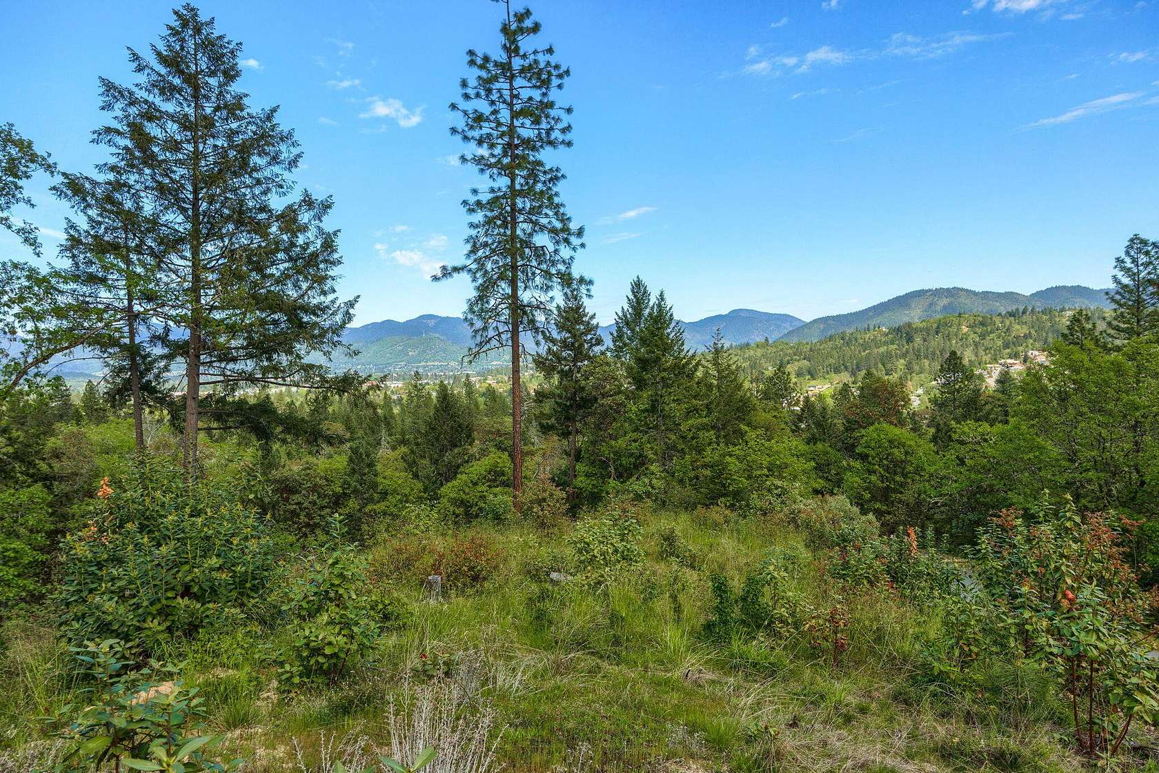 4.1 Acres of Residential Land for Sale in Grants Pass, Oregon