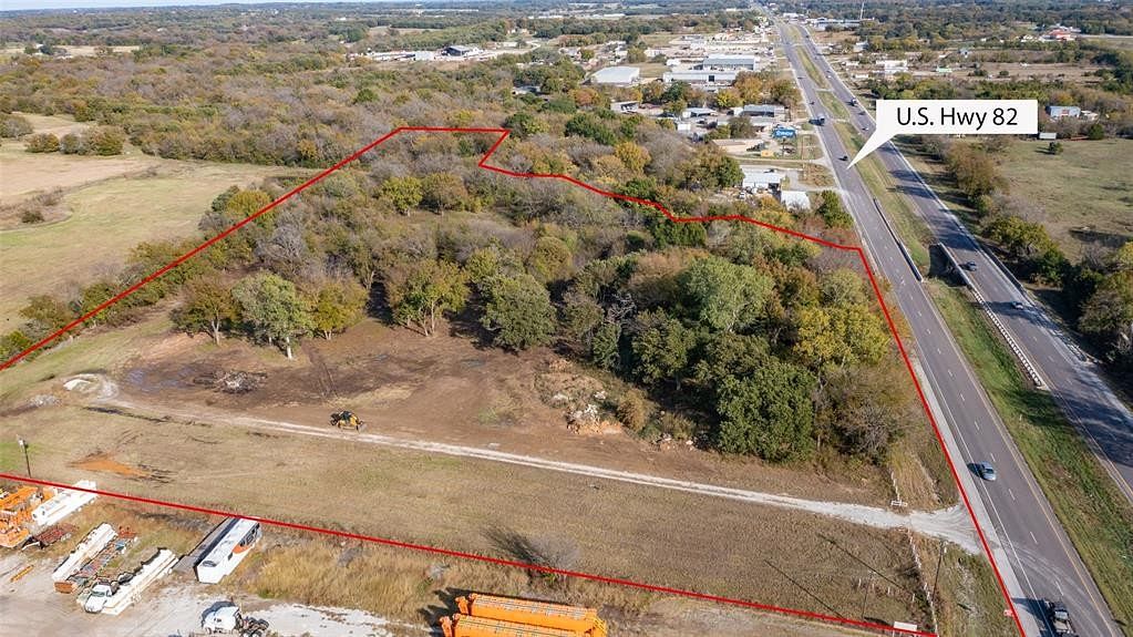 10.3 Acres of Land for Sale in Gainesville, Texas