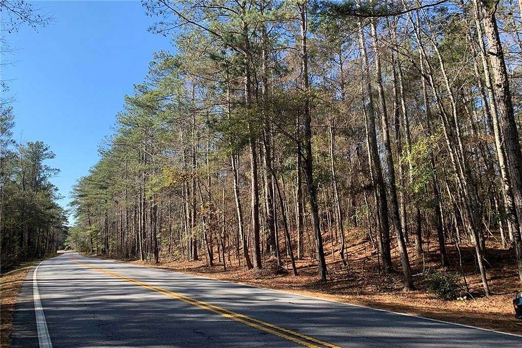 105 Acres of Land for Sale in Chattahoochee Hills, Georgia