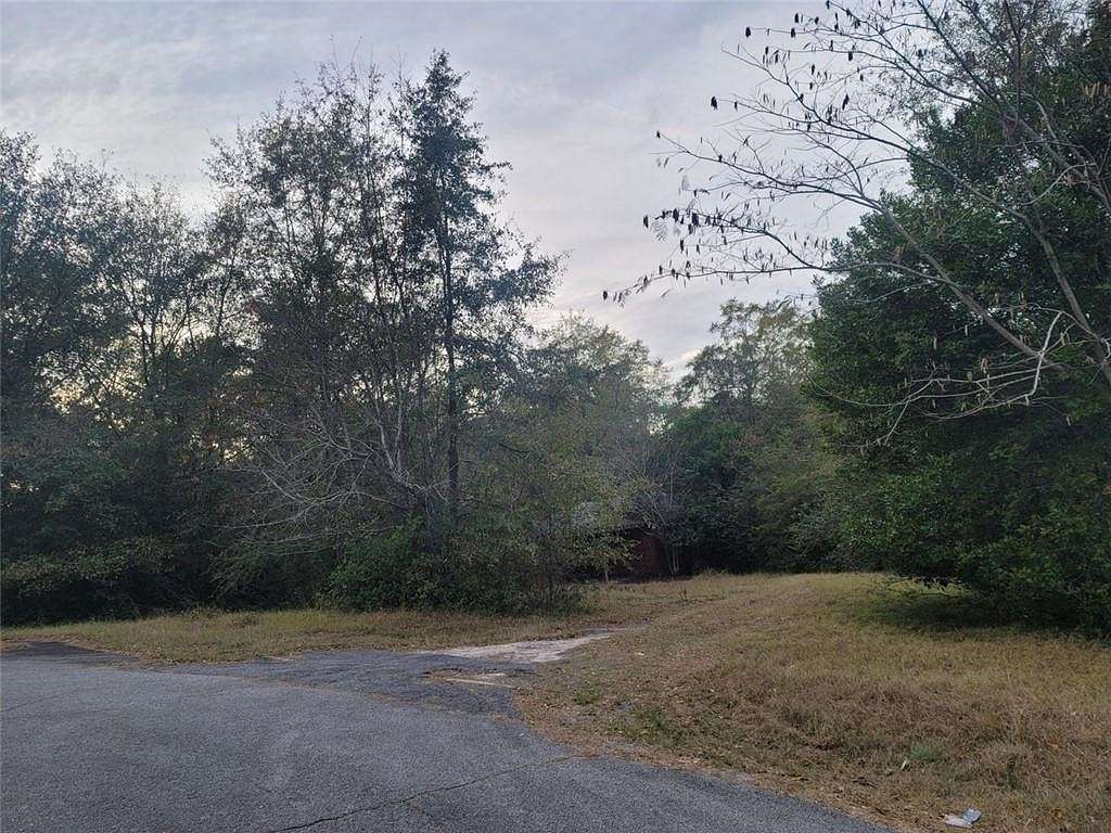 3.5 Acres of Residential Land with Home for Sale in Macon, Georgia