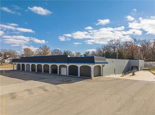 3.7 Acres of Improved Commercial Land for Sale in St. Joseph, Missouri