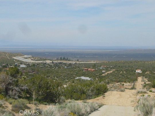 40 Acres of Land for Sale in Juniper Hills, California