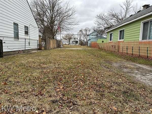 0.7 Acres of Residential Land for Sale in Hazel Park, Michigan