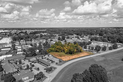 2.3 Acres of Mixed-Use Land for Sale in Jackson, Tennessee