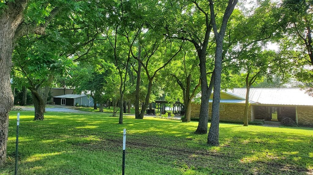 2.218 Acres of Residential Land with Home for Sale in Princeton, Texas