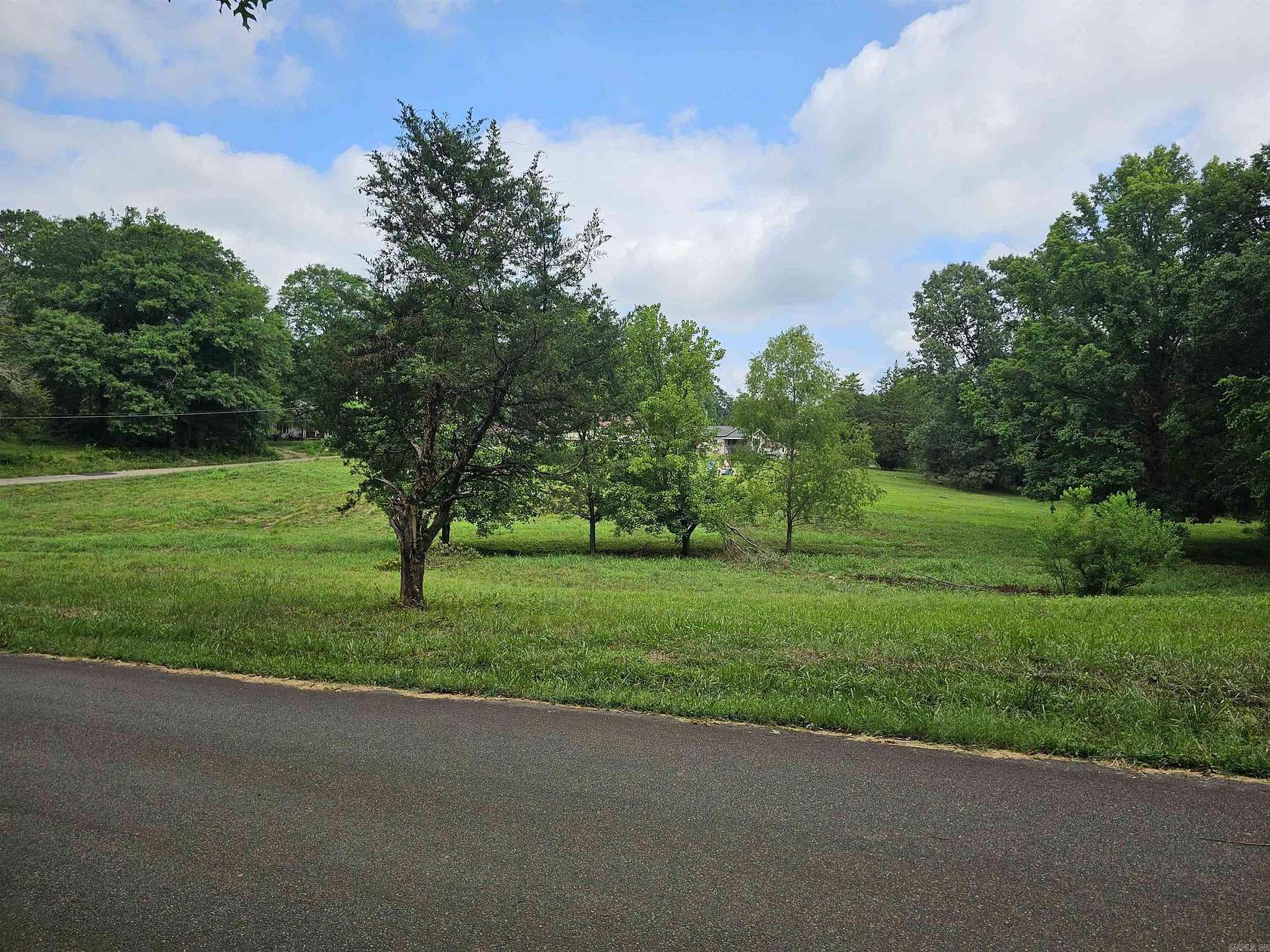 1.57 Acres of Residential Land for Sale in De Queen, Arkansas