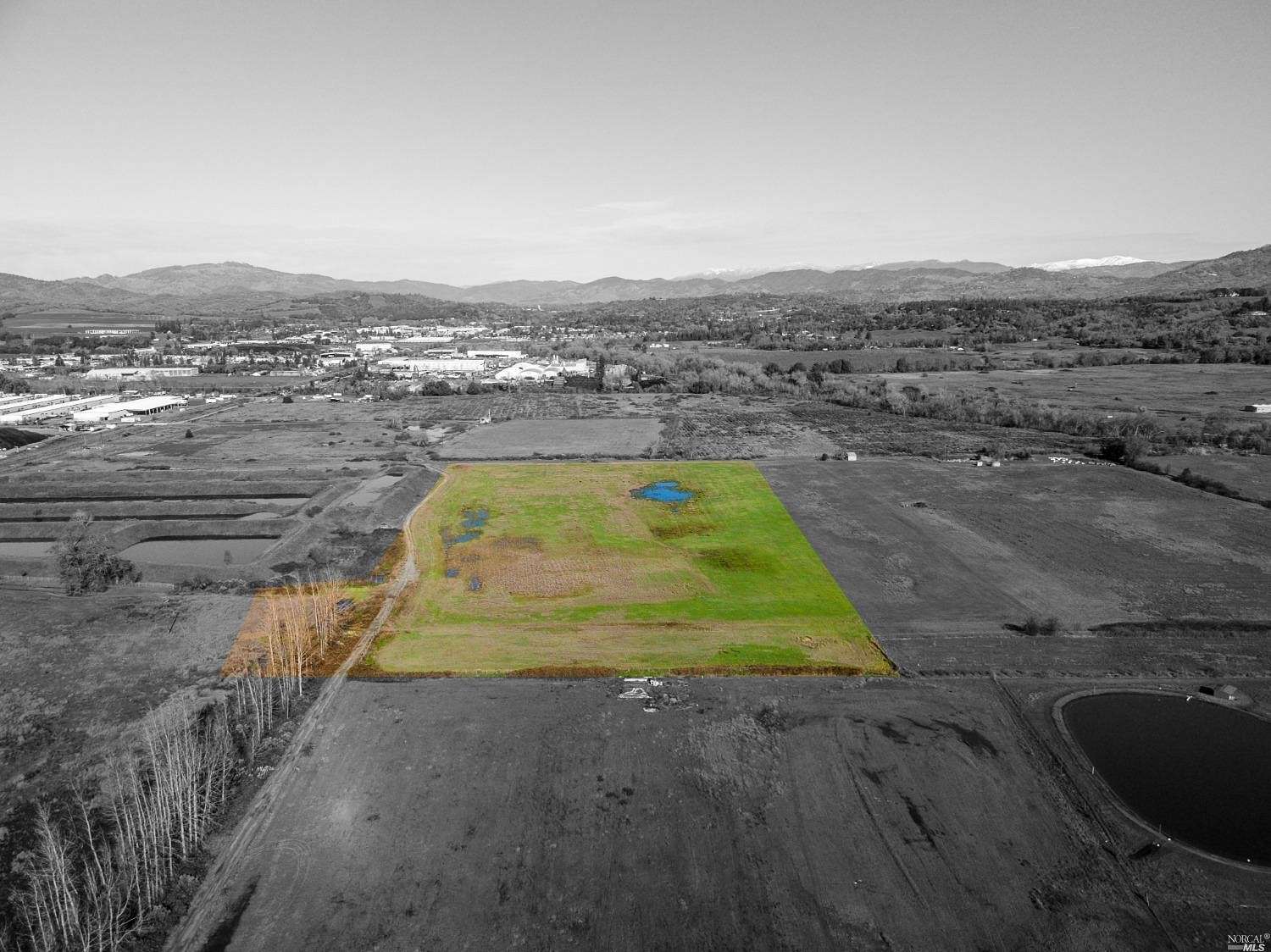 24 Acres of Commercial Land for Sale in Ukiah, California