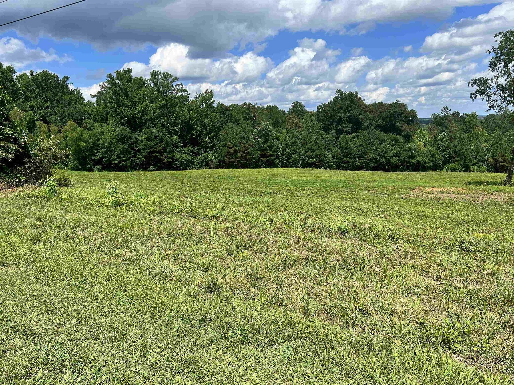 9.1 Acres of Residential Land for Sale in Tuscumbia, Alabama