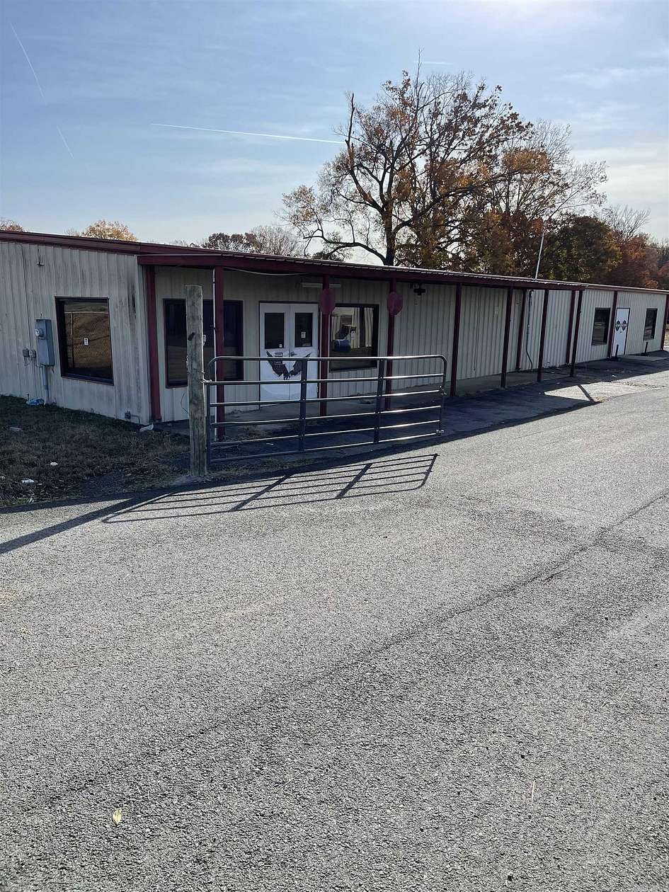 3 Acres of Improved Commercial Land for Sale in El Paso, Arkansas