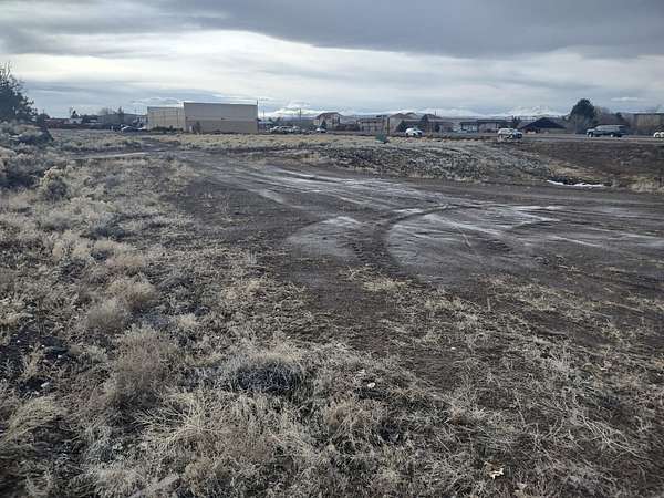 3.27 Acres of Commercial Land for Sale in Redmond, Oregon