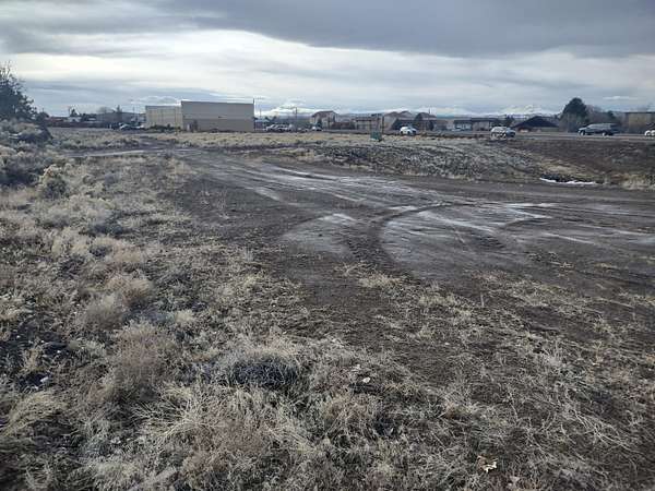 3.27 Acres of Commercial Land for Sale in Redmond, Oregon