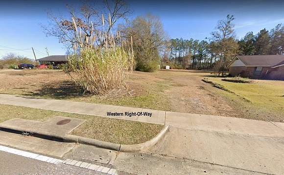 1.5 Acres of Mixed-Use Land for Sale in Kosciusko, Mississippi