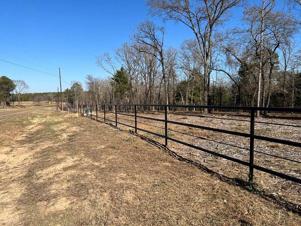 4.9 Acres of Land for Sale in Lindale, Texas